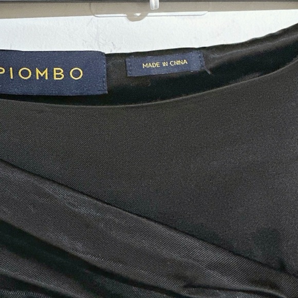 Piombo Silky Satin Faux Wrap Midi Skirt Ruching Front Slit In Black Sz 8 NWT - Picture 7 of 8